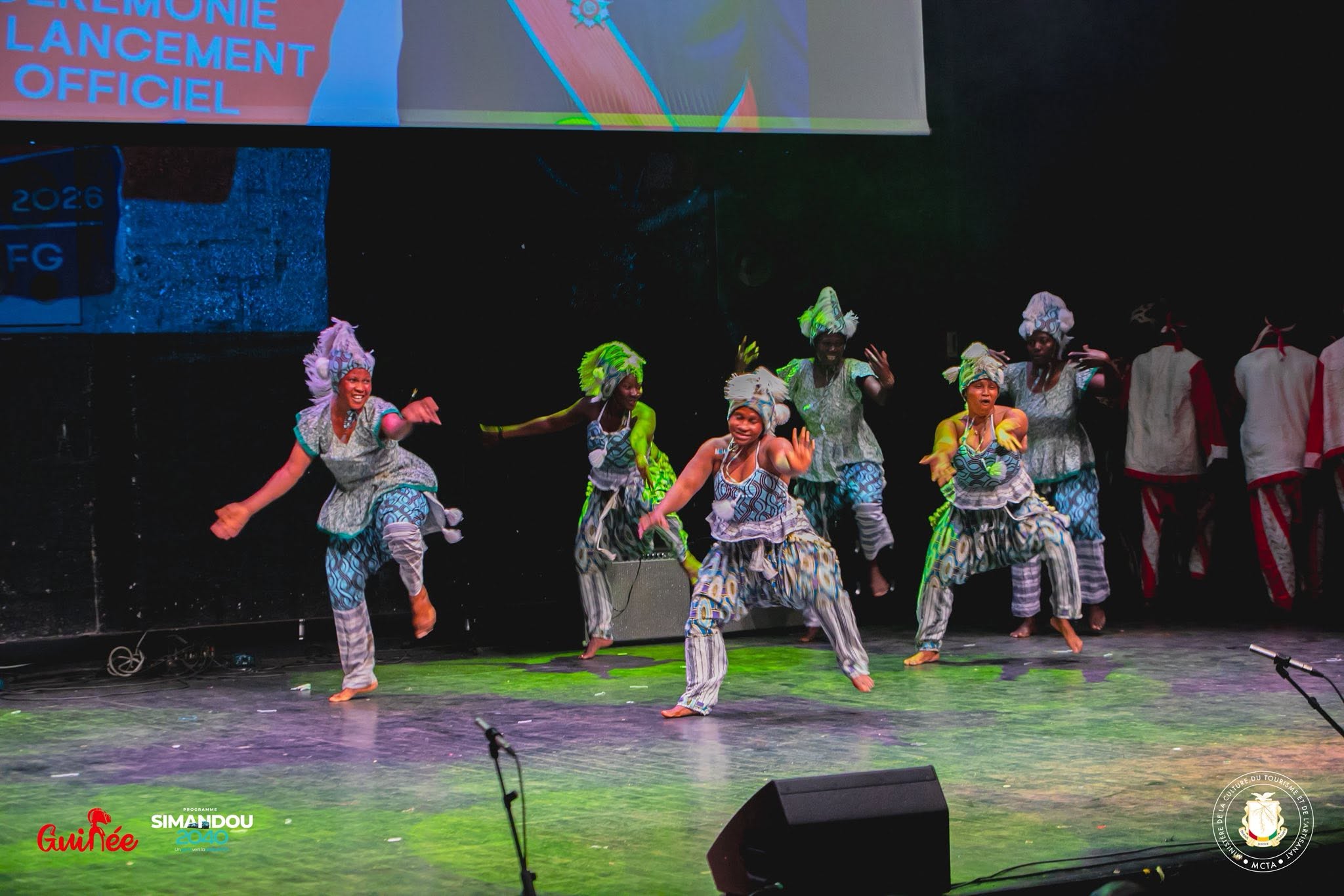 Danseuses traditionnelles sur la scène du CCFG lors du lancement officiel de la 2e édition du FID, le 6 juin 2026